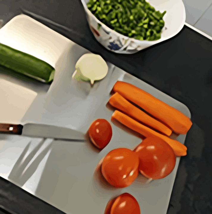 Katori Titanium Cutting Board customer~Daniel  – New York, USA